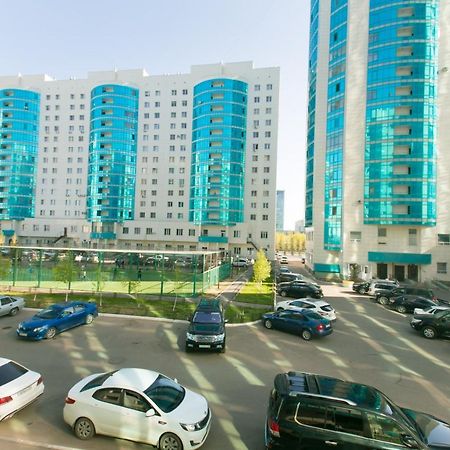 Cozy Apartment On Sarayshyq Street 5E Astana Exterior photo