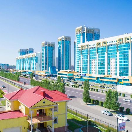 Cozy Apartment On Sarayshyq Street 5E Astana Exterior photo