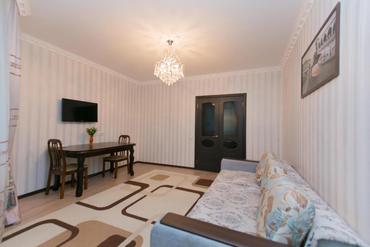 Cozy Apartment On Sarayshyq Street 5E Astana Exterior photo