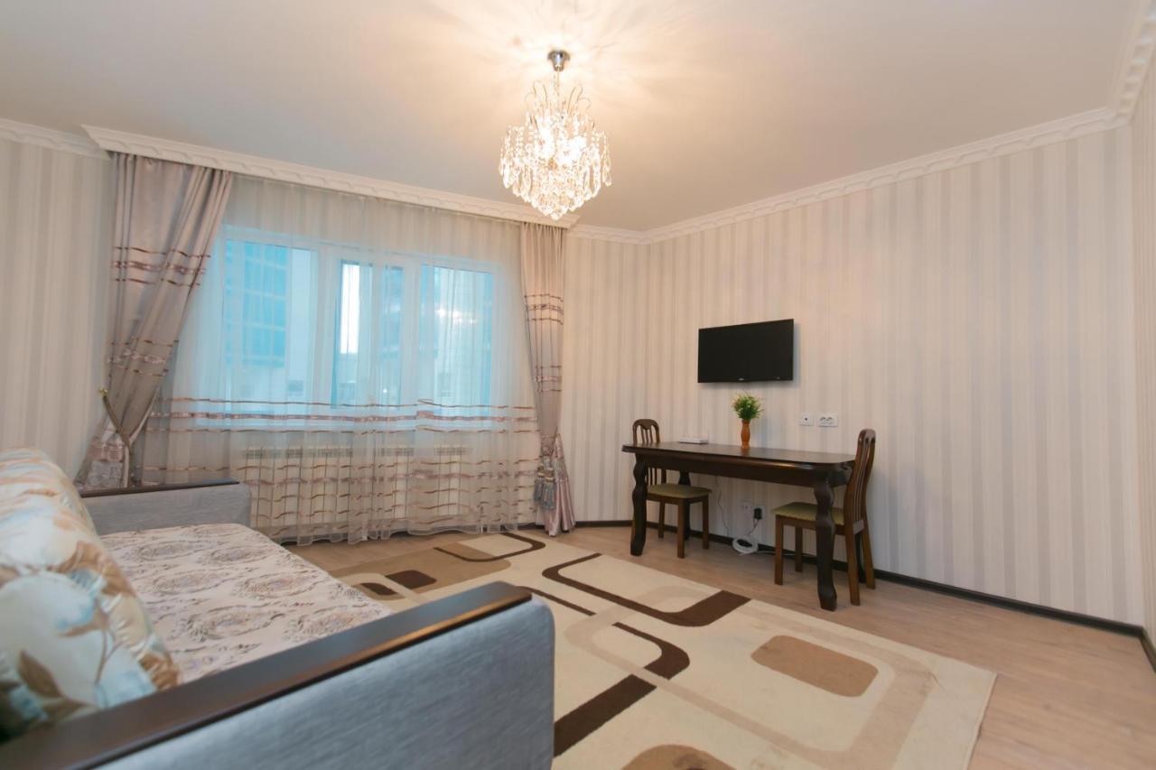 Cozy Apartment On Sarayshyq Street 5E Astana Exterior photo